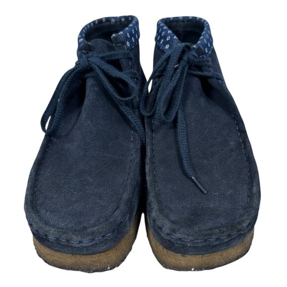 Clarks Wallabee Boots Men’s US 7.5 Navy Blue Suede Denim Trim Chukka Lace Shoes - Picture 2 of 9